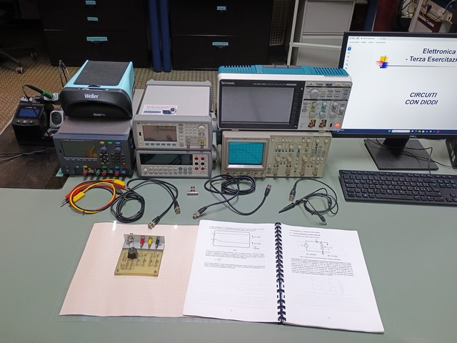 3a Esercitazione: Circuiti con Diodi 3a Esercitazione: Circuiti con Diodi