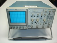 oscilloscopio analogico Tektronix 2245A